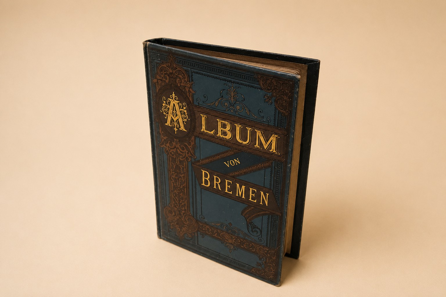 Album von Bremen 1891 by Ernst Roepke, souvenir photographic album with 12 albumen silver prints, green cloth accordion-fold leporello binding